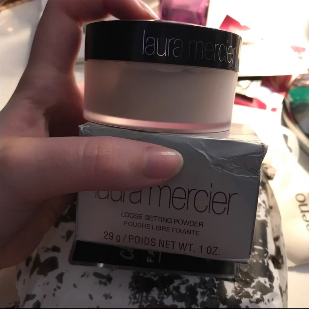 Laura mercier translucent powder 🧡 FIRM PRICE